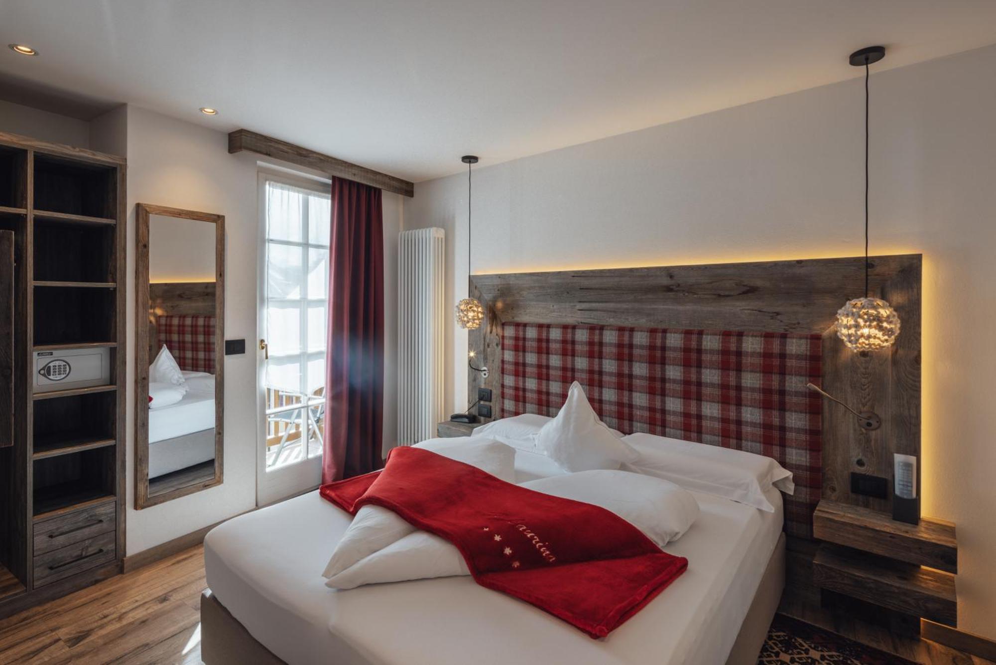 Hotel Garni Laurino Cavalese Ngoại thất bức ảnh