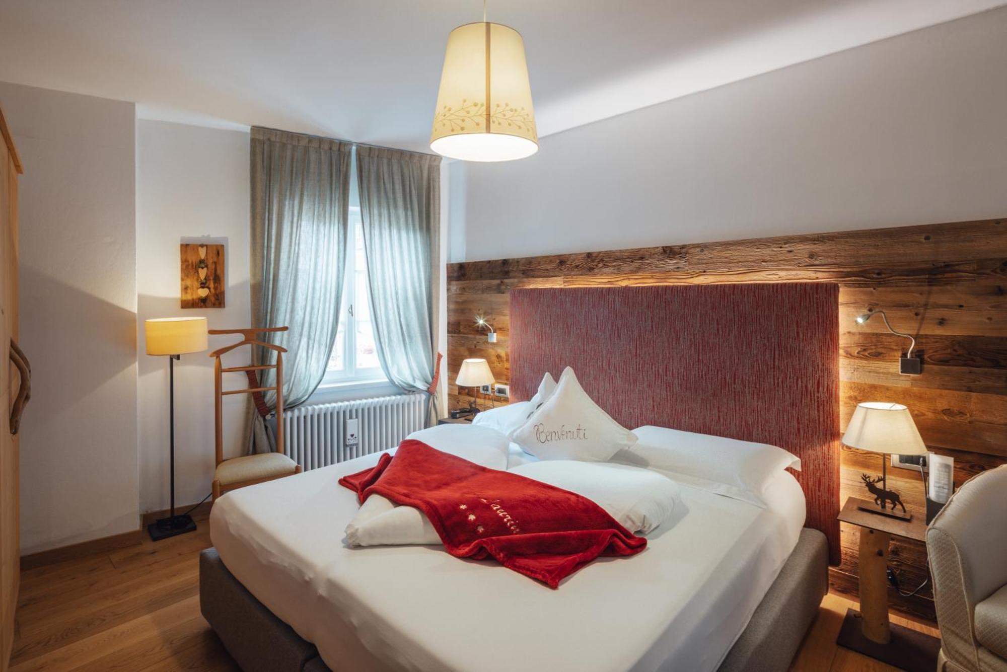 Hotel Garni Laurino Cavalese Ngoại thất bức ảnh