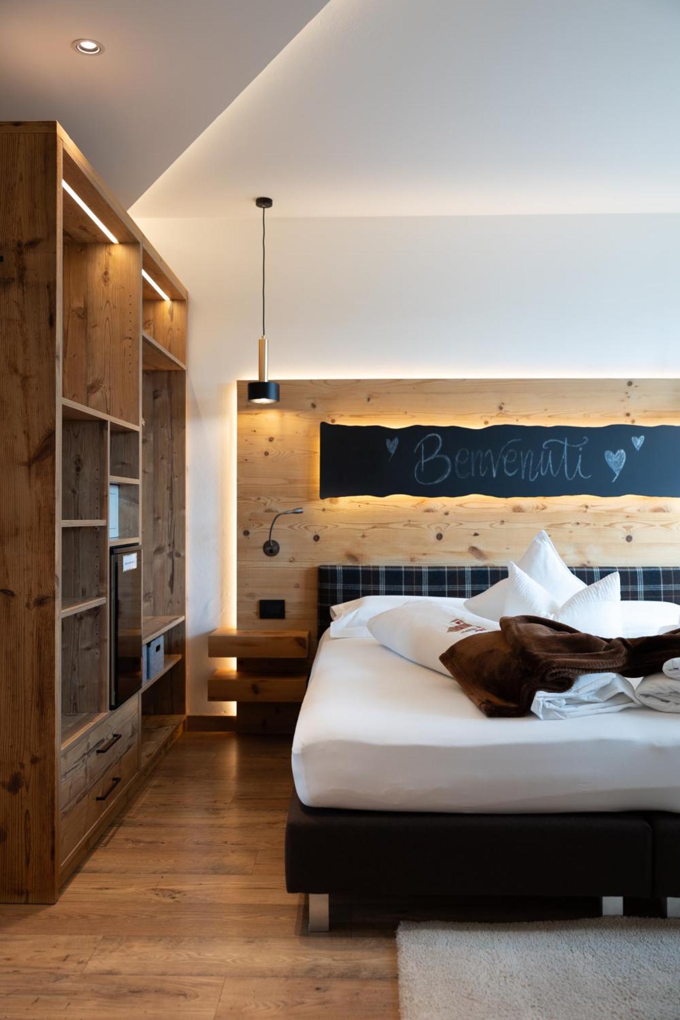 Hotel Garni Laurino Cavalese Ngoại thất bức ảnh