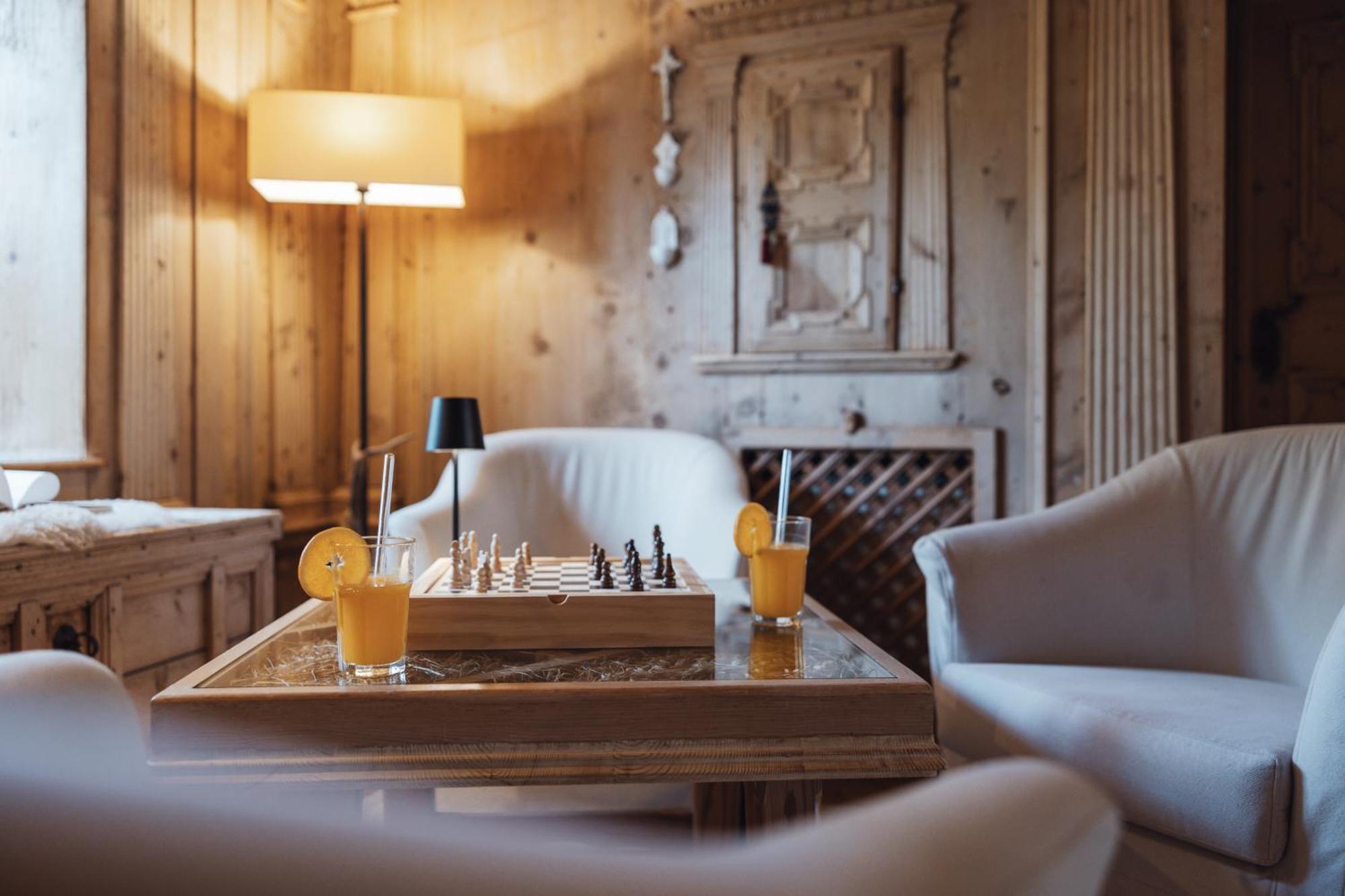 Hotel Garni Laurino Cavalese Ngoại thất bức ảnh