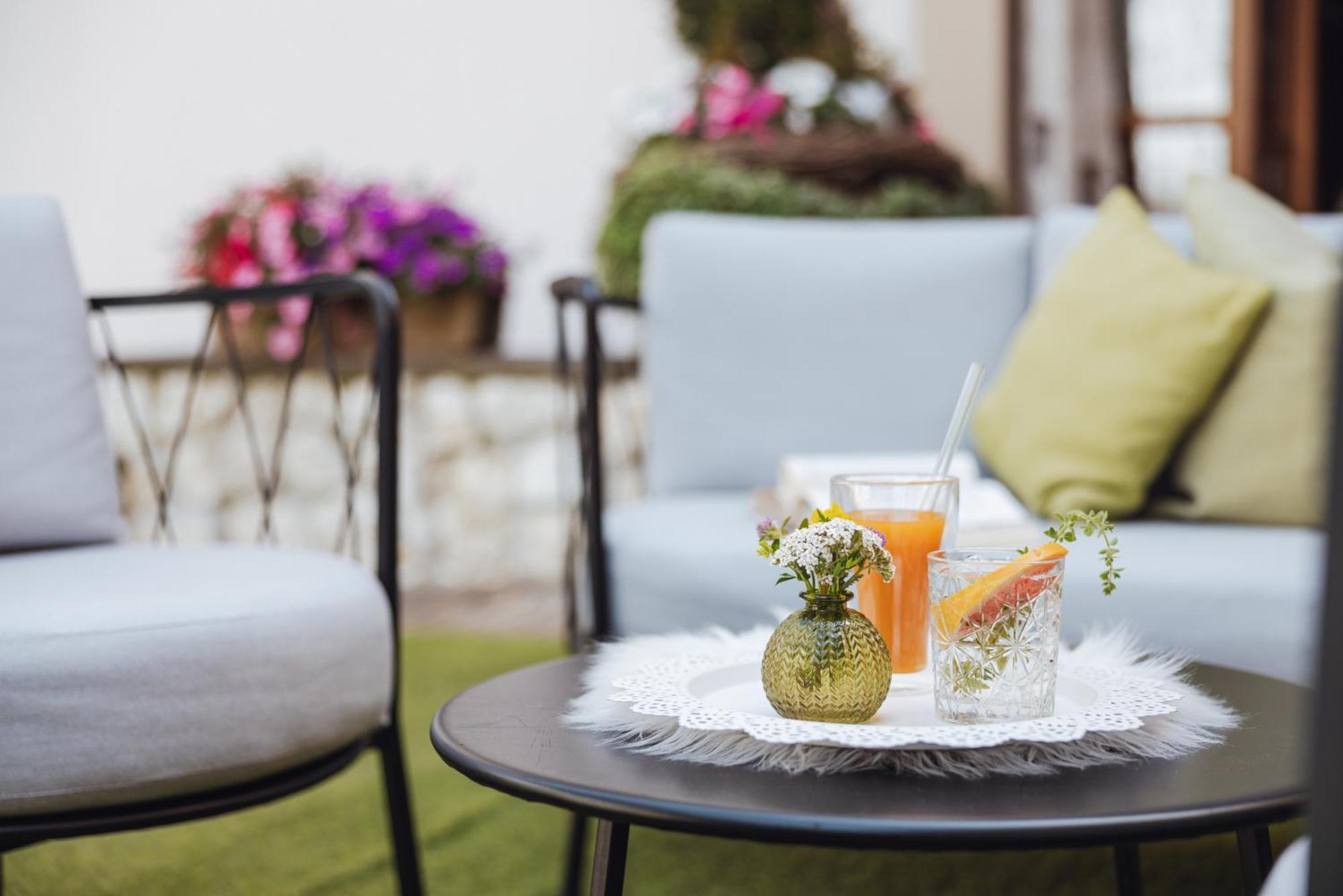 Hotel Garni Laurino Cavalese Ngoại thất bức ảnh